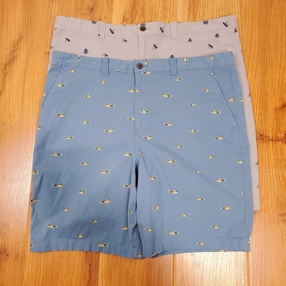 MAGELLAN OUTDOORS SET OF 2 FISHING MOTIF SHORTS - Picture 11 of 15